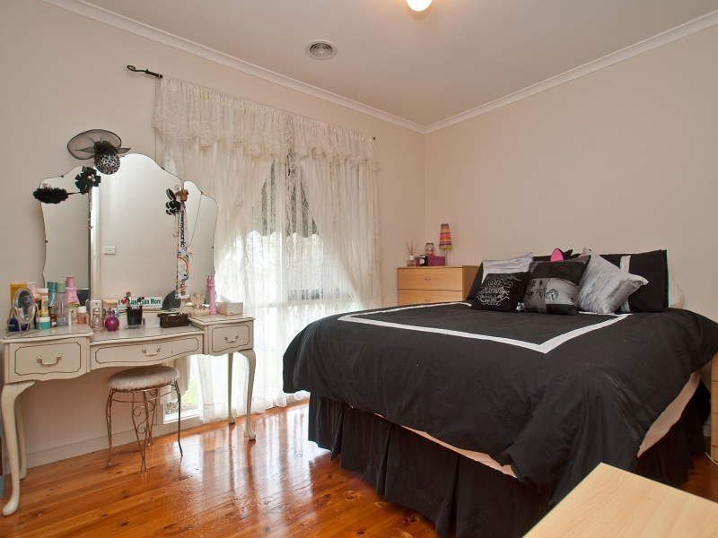 9 Sandra Court, Somerville VIC 3912