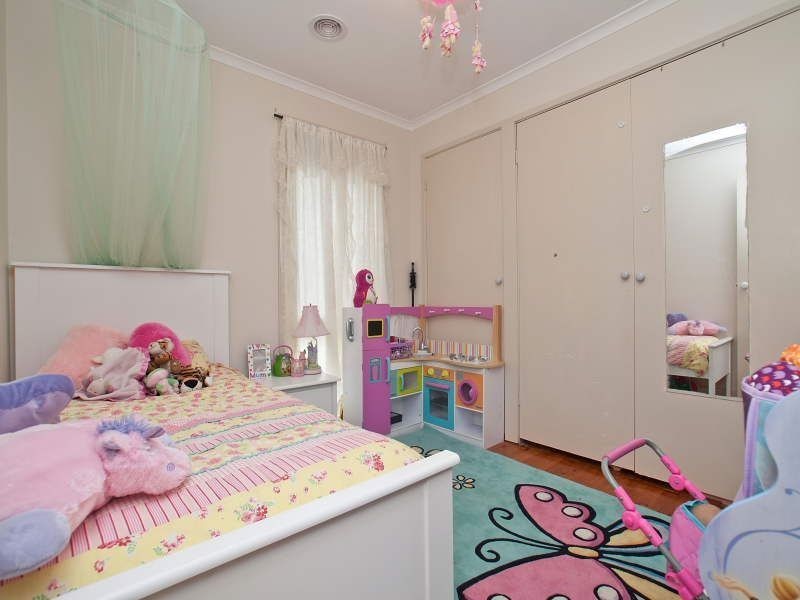 9 Sandra Court, Somerville VIC 3912