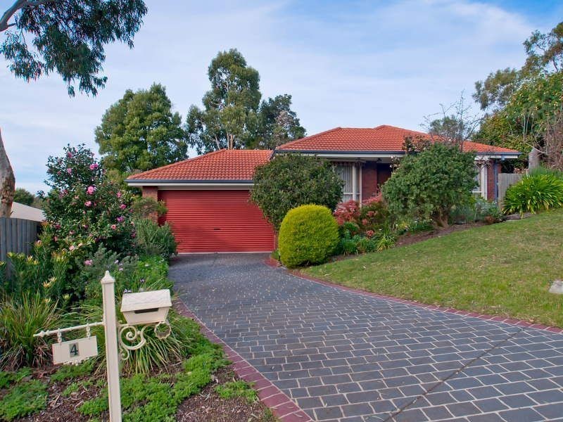 4 Cherbourg Court, Frankston VIC 3199
