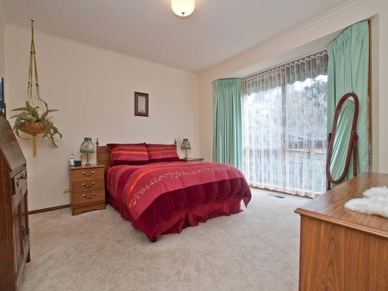 4 Cherbourg Court, Frankston VIC 3199