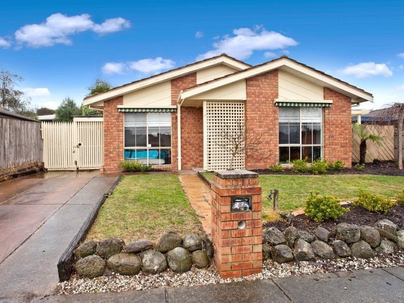16 Leonard Drive, Langwarrin VIC 3910