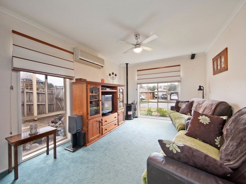 16 Leonard Drive, Langwarrin VIC 3910