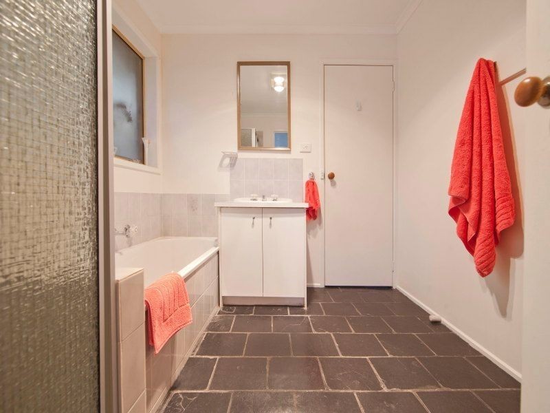 16 Leonard Drive, Langwarrin VIC 3910