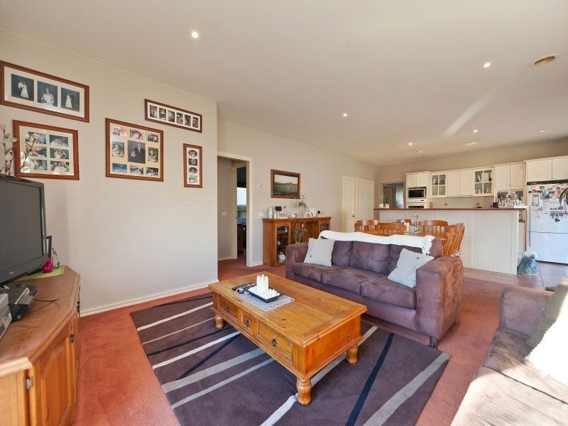 18 Michael Way, Somerville VIC 3912