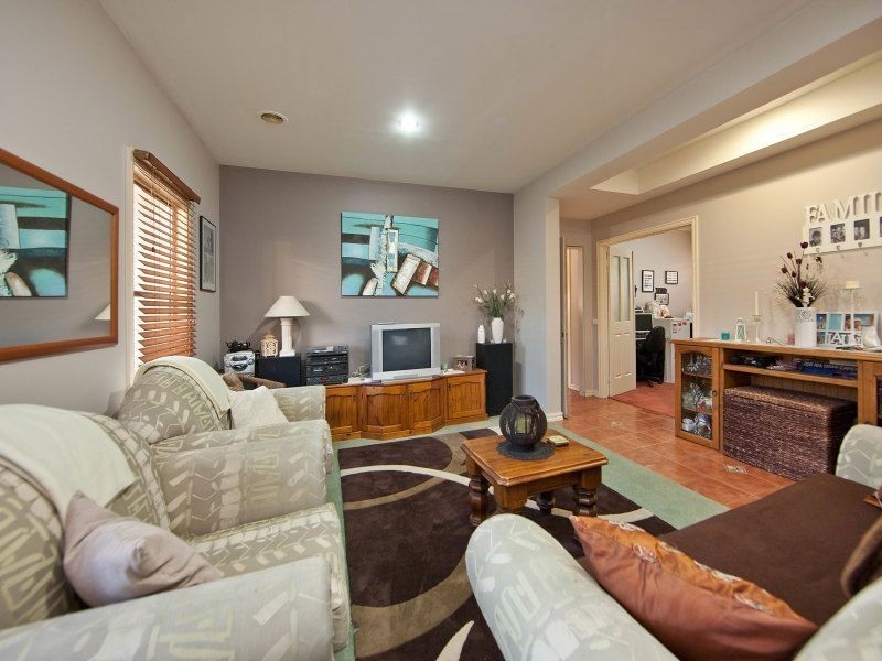 18 Michael Way, Somerville VIC 3912