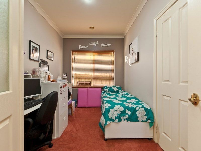 18 Michael Way, Somerville VIC 3912