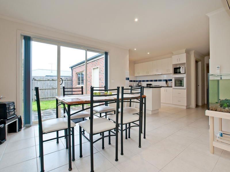 2/3 Alfred Street, Somerville VIC 3912