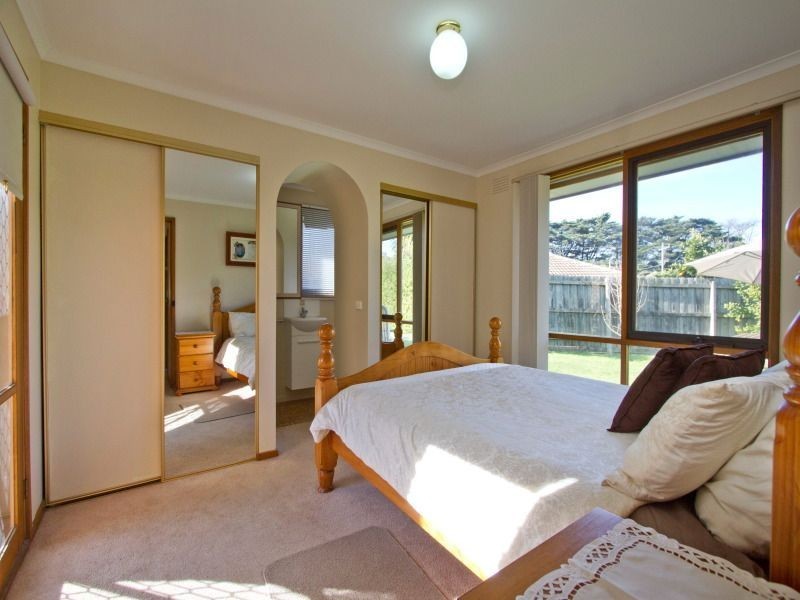 5 Carnaby Court, Somerville VIC 3912