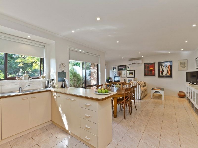 28 Coprosma Avenue, Frankston VIC 3199