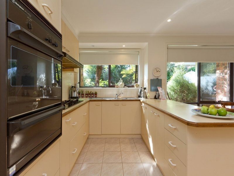 28 Coprosma Avenue, Frankston VIC 3199