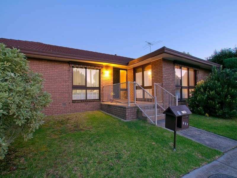 1 The Trossachs, Frankston VIC 3199