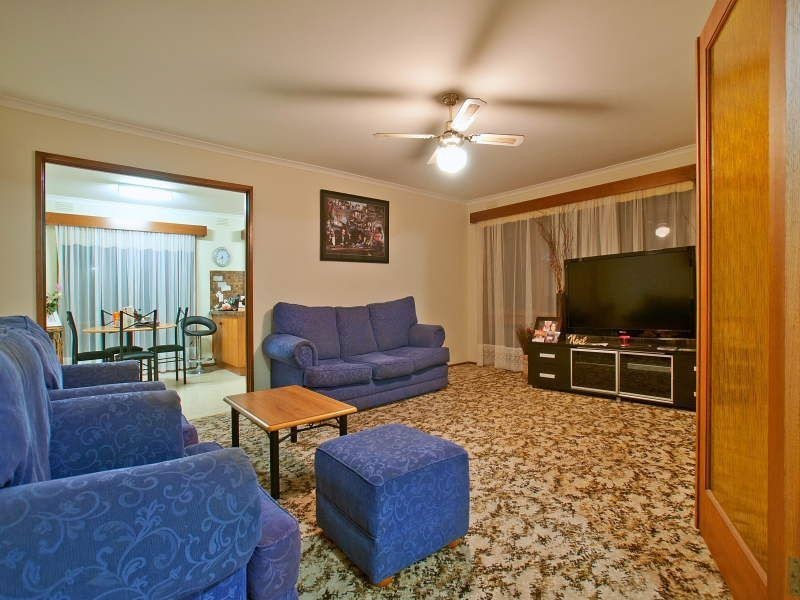 1 The Trossachs, Frankston VIC 3199
