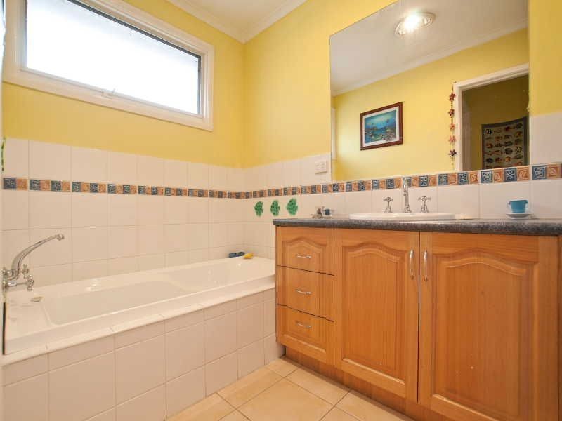 14 Gulwa Avenue, Frankston VIC 3199