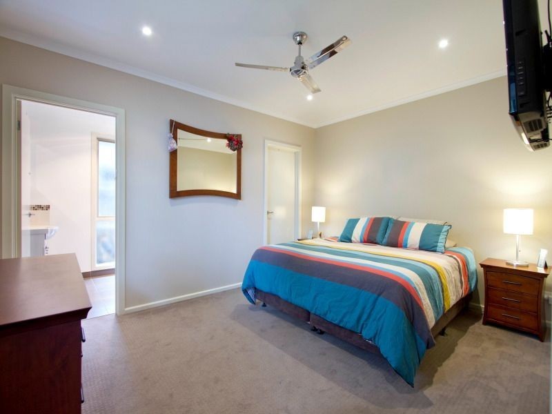 30 Stradbroke Avenue, Frankston South VIC 3199