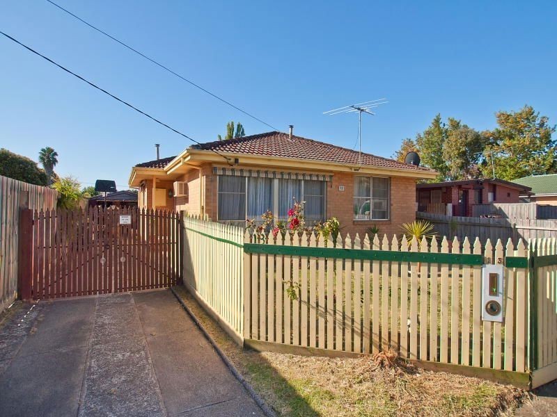 13 Silver Avenue, Frankston North VIC 3200