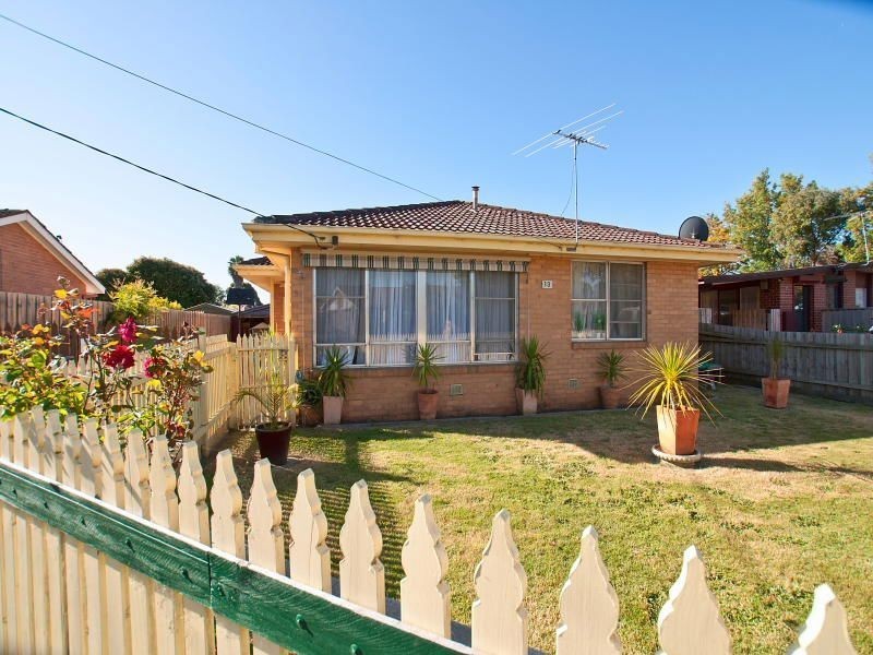 13 Silver Avenue, Frankston North VIC 3200