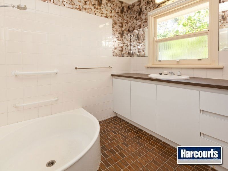 15 Fleetwood Crescent, Frankston South VIC 3199
