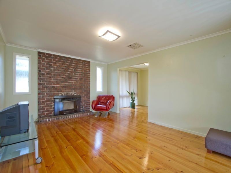 8 Lerwick Court, Frankston VIC 3199