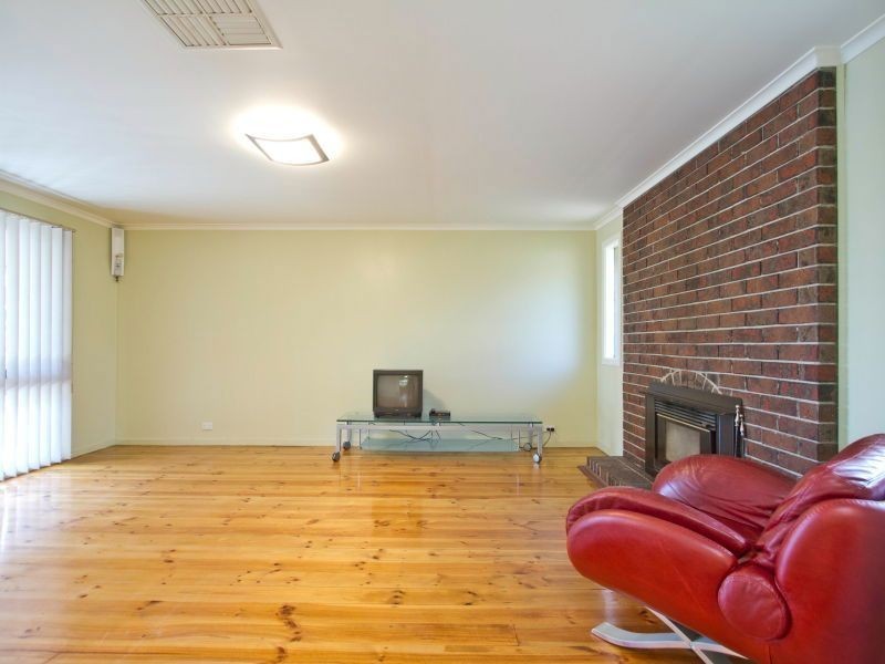 8 Lerwick Court, Frankston VIC 3199