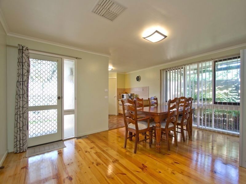 8 Lerwick Court, Frankston VIC 3199