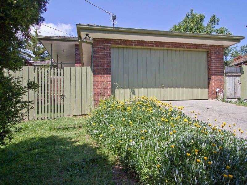 8 Lerwick Court, Frankston VIC 3199
