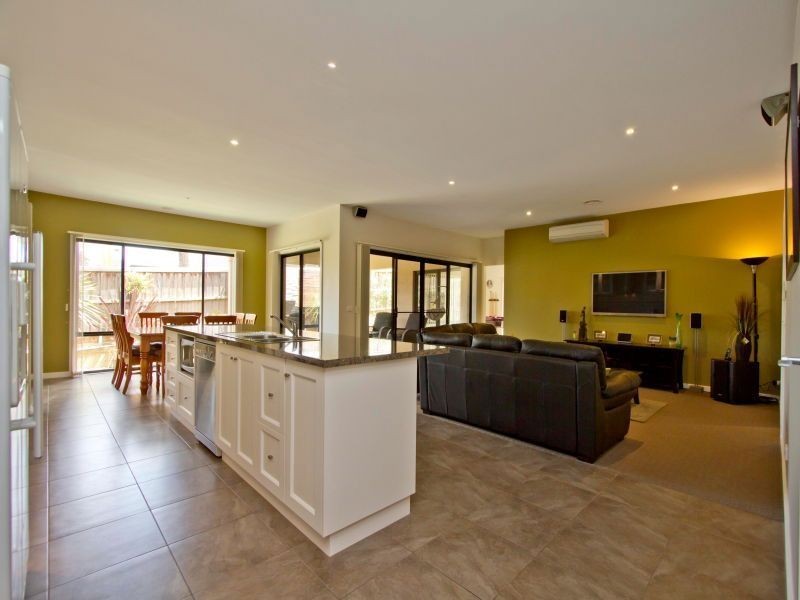 2 Brokenwood Court, Langwarrin VIC 3910