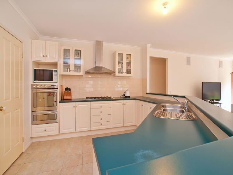 2A Bartlett Street, Frankston South VIC 3199