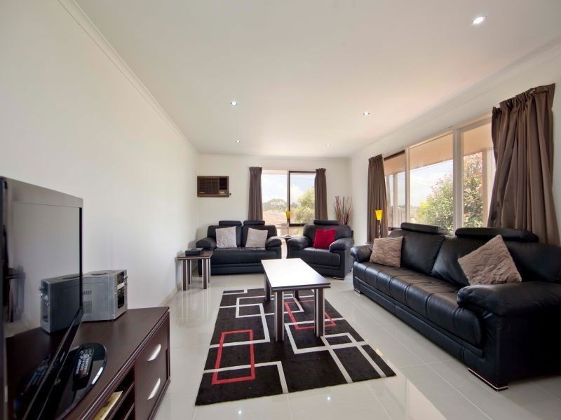 43 Ferndale Drive, Frankston VIC 3199