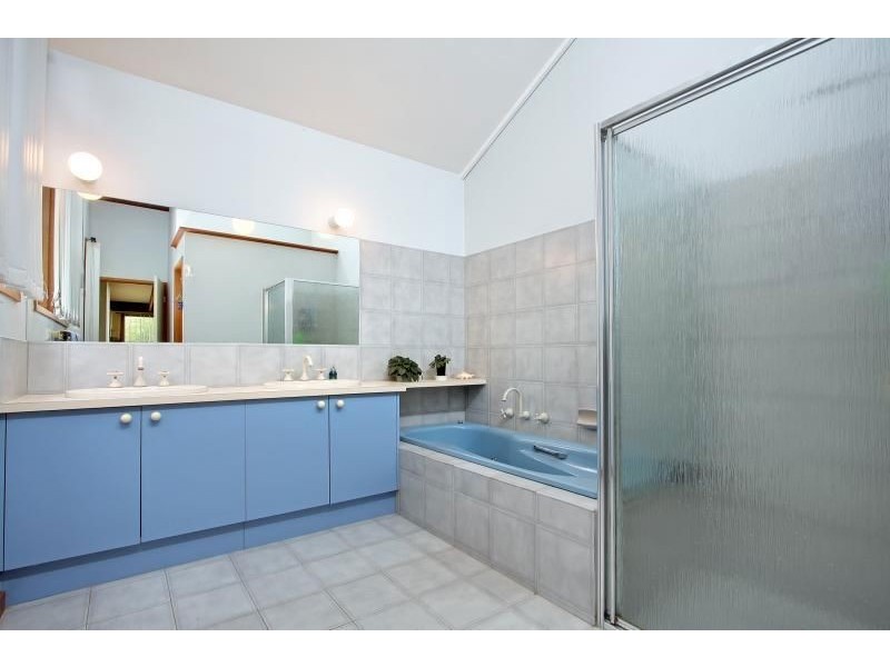 4 Cassandra Close, Somerville VIC 3912