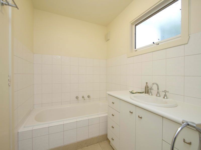 54 Seaview Road, Frankston South VIC 3199