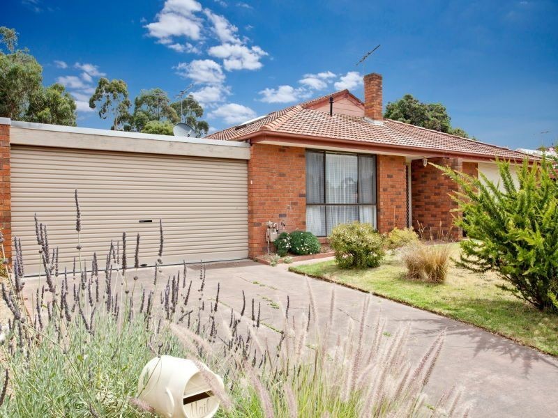 2/97 Dunsterville Crescent, Frankston VIC 3199