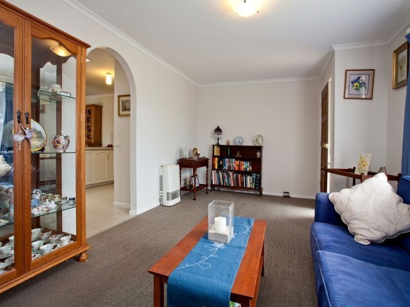 2/97 Dunsterville Crescent, Frankston VIC 3199