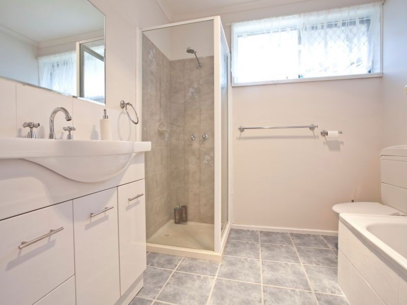 2/97 Dunsterville Crescent, Frankston VIC 3199