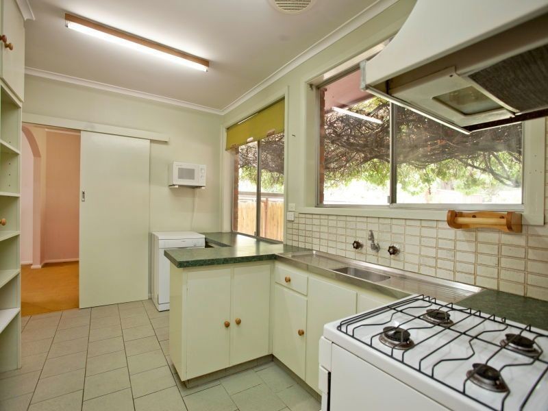 4 Corio Avenue, Frankston VIC 3199