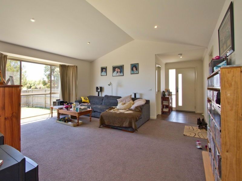 142 Clarendon Drive, Somerville VIC 3912