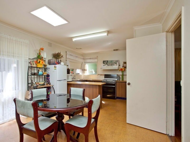 5 Carter Court, Frankston VIC 3199
