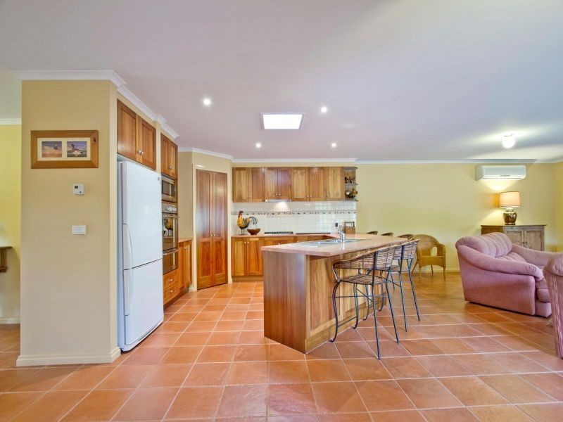 14 The Concourse, Frankston South VIC 3199