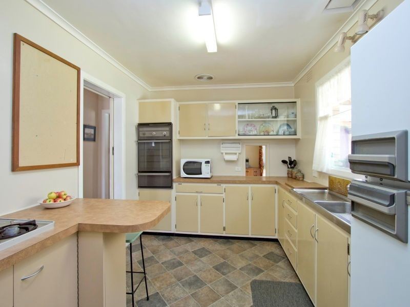 15 Tara Drive, Frankston VIC 3199