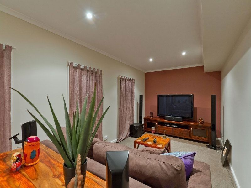 56 Woodlands Grove, Frankston VIC 3199