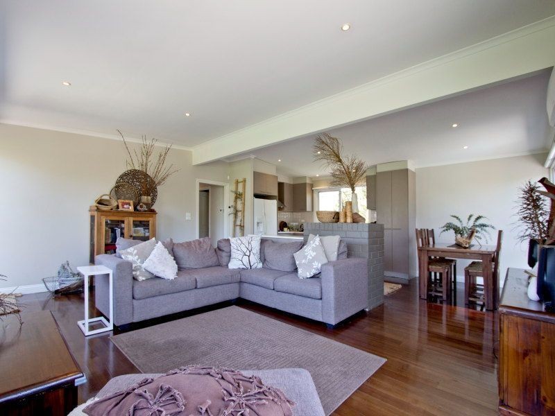 15 Larool Crescent, Seaford VIC 3198