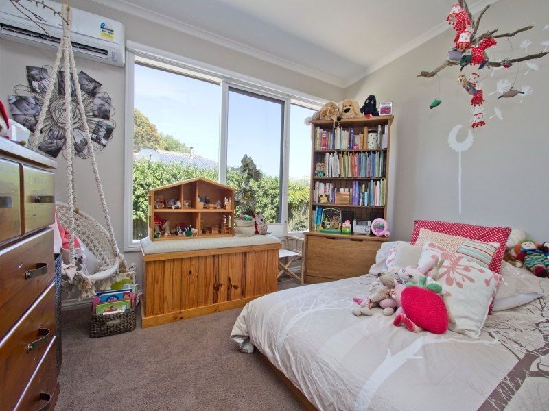 15 Larool Crescent, Seaford VIC 3198