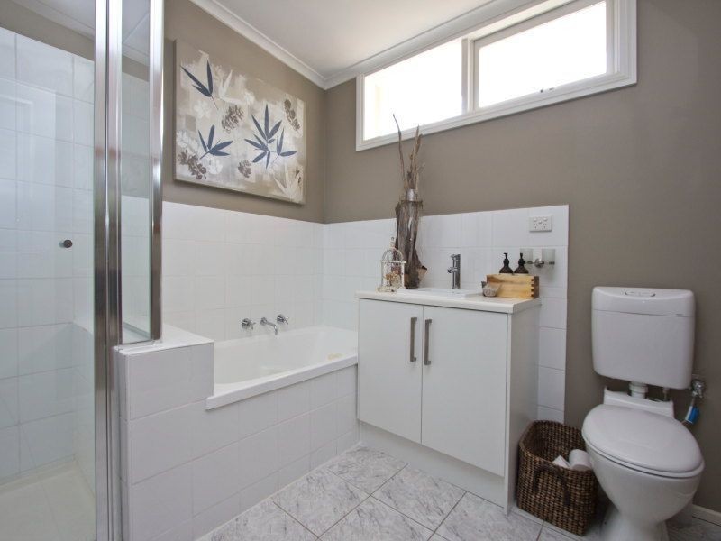 15 Larool Crescent, Seaford VIC 3198