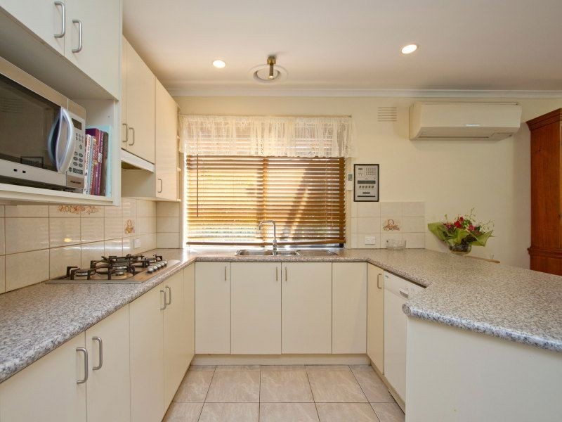 8 Yardley Court, Frankston VIC 3199