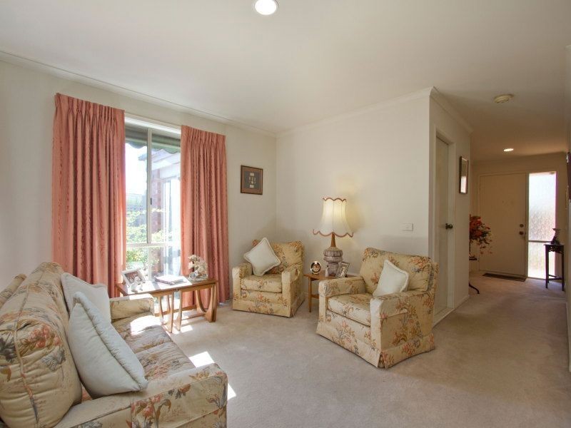 9 Saltbush Glade, Frankston VIC 3199