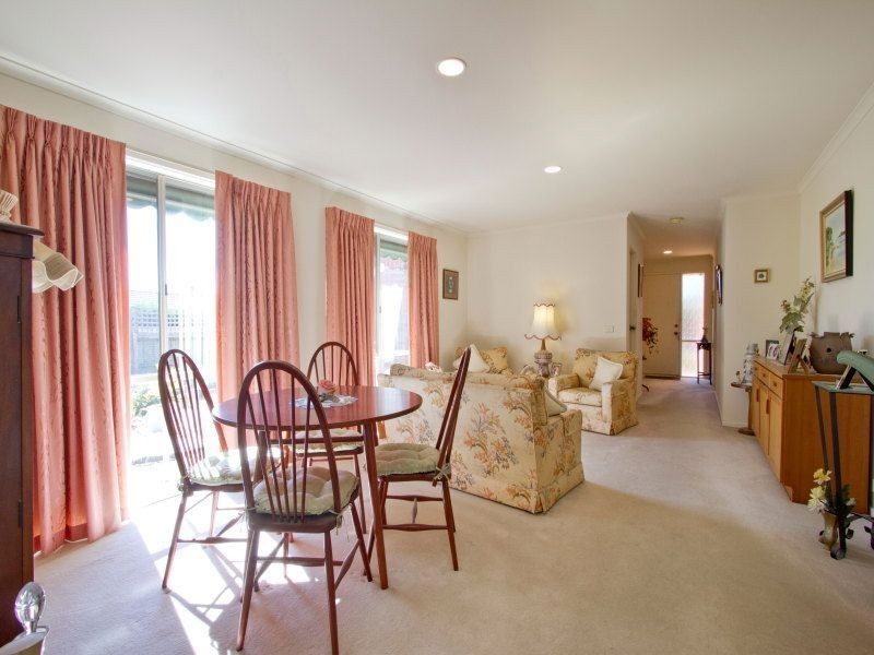 9 Saltbush Glade, Frankston VIC 3199