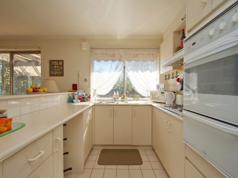 9 Saltbush Glade, Frankston VIC 3199