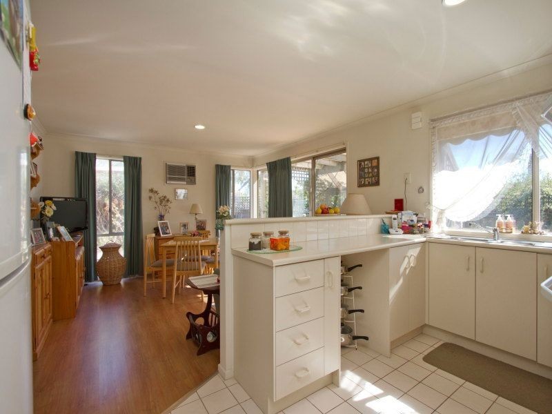 9 Saltbush Glade, Frankston VIC 3199