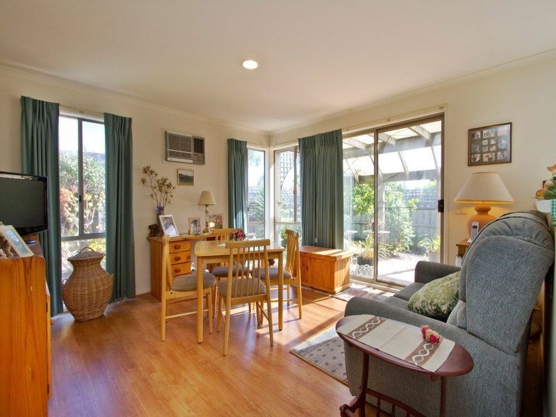 9 Saltbush Glade, Frankston VIC 3199