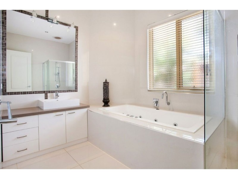 2 Somme Avenue, Frankston South VIC 3199