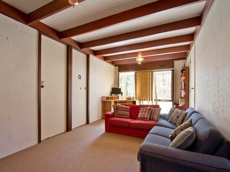 8 The Trossachs, Frankston VIC 3199